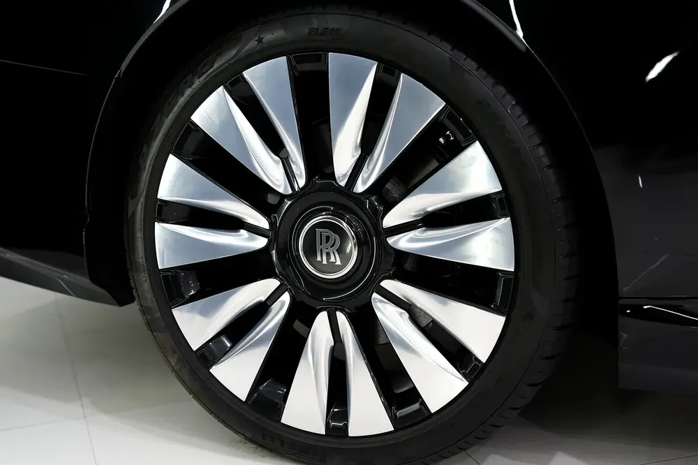 2024 Rolls-Royce Spectre, Bespoke Audio, Starlight, 293 KM ONLY, Dealer Warr + Serv!! - Image 18