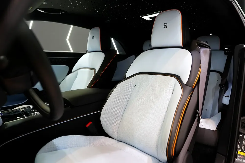 2024 Rolls-Royce Spectre, Bespoke Audio, Starlight, 293 KM ONLY, Dealer Warr + Serv!! - Image 5