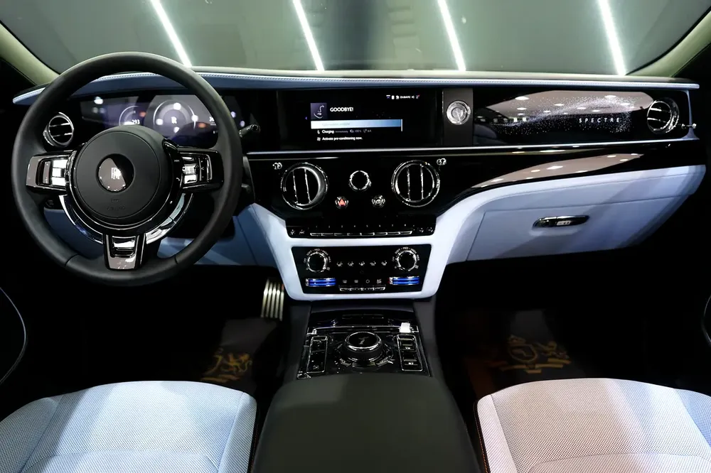 2024 Rolls-Royce Spectre, Bespoke Audio, Starlight, 293 KM ONLY, Dealer Warr + Serv!! - Image 6