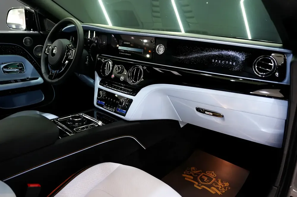 2024 Rolls-Royce Spectre, Bespoke Audio, Starlight, 293 KM ONLY, Dealer Warr + Serv!! - Image 7