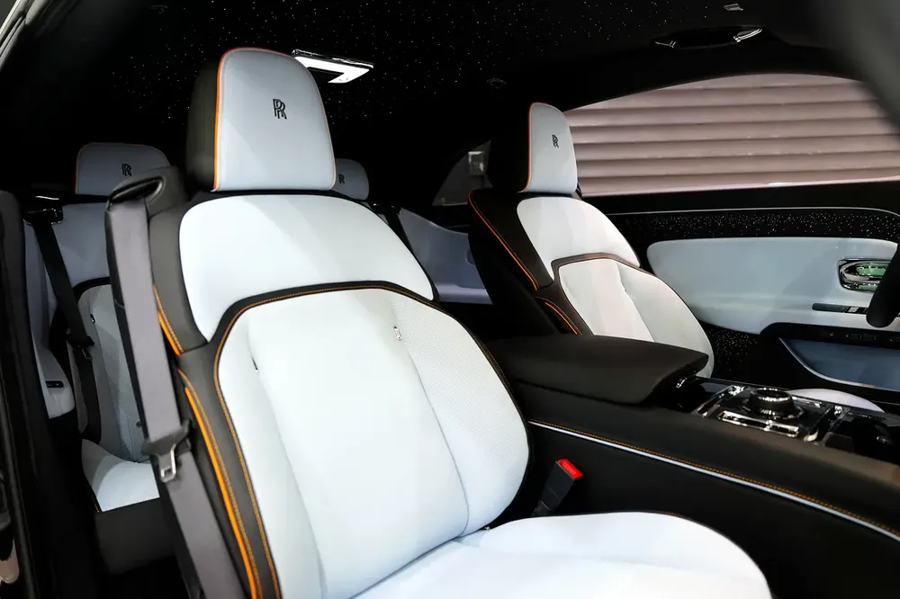 2024 Rolls-Royce Spectre, Bespoke Audio, Starlight, 293 KM ONLY, Dealer Warr + Serv!! - Image 8
