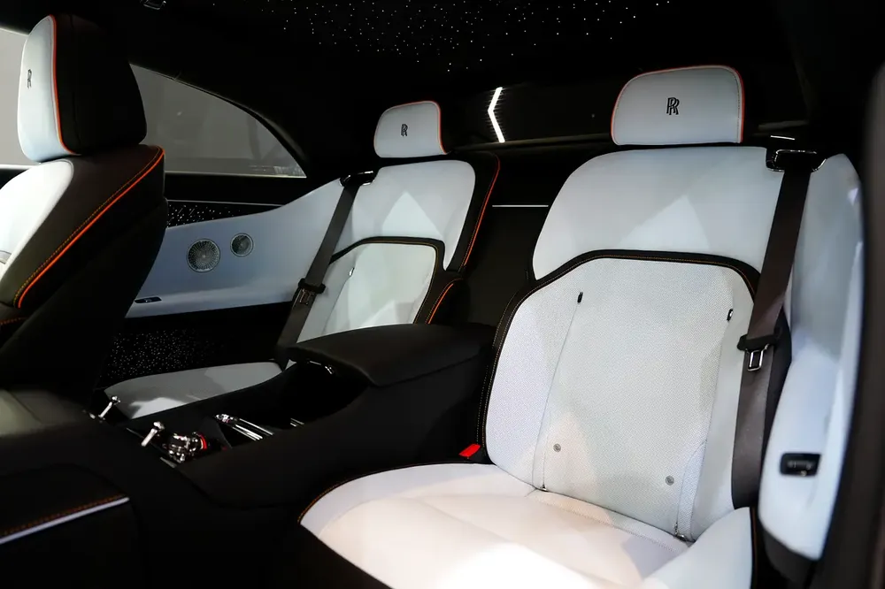 2024 Rolls-Royce Spectre, Bespoke Audio, Starlight, 293 KM ONLY, Dealer Warr + Serv!! - Image 9
