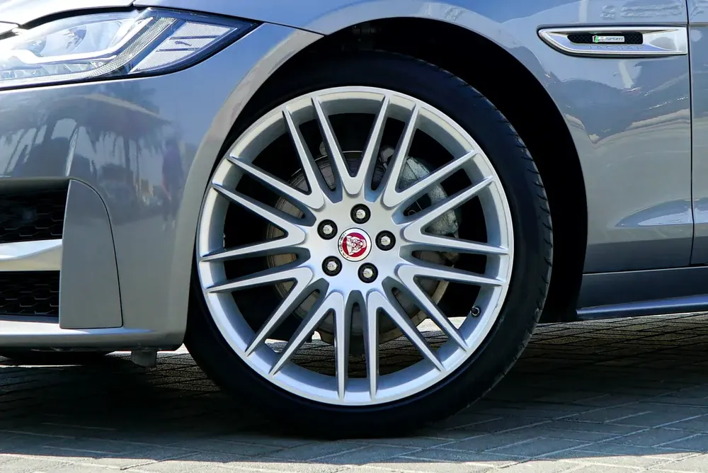 Jaguar XF R-Sport 2020 GCC | Warranty | Flexible D.P. - Image 10