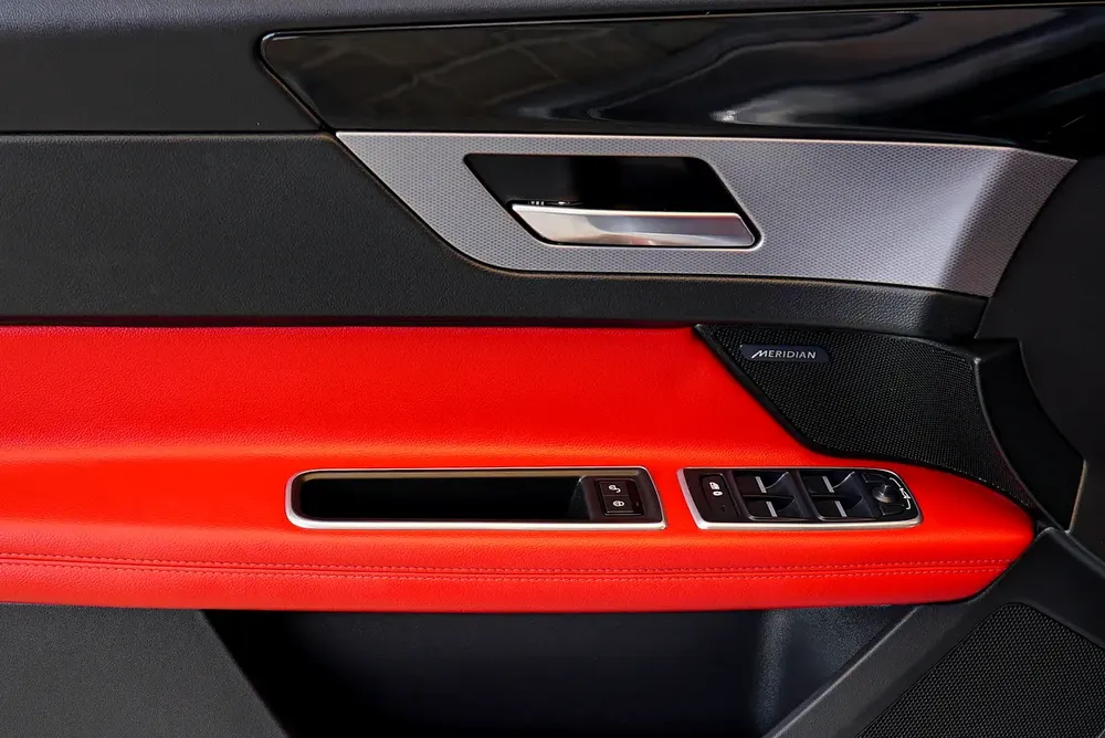 Jaguar XF R-Sport 2020 GCC | Warranty | Flexible D.P. - Image 12