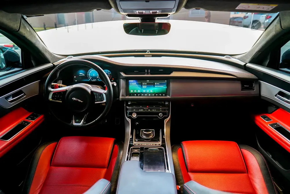 Jaguar XF R-Sport 2020 GCC | Warranty | Flexible D.P. - Image 15