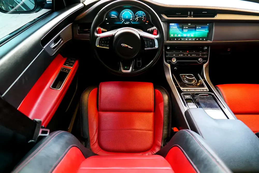 Jaguar XF R-Sport 2020 GCC | Warranty | Flexible D.P. - Image 16