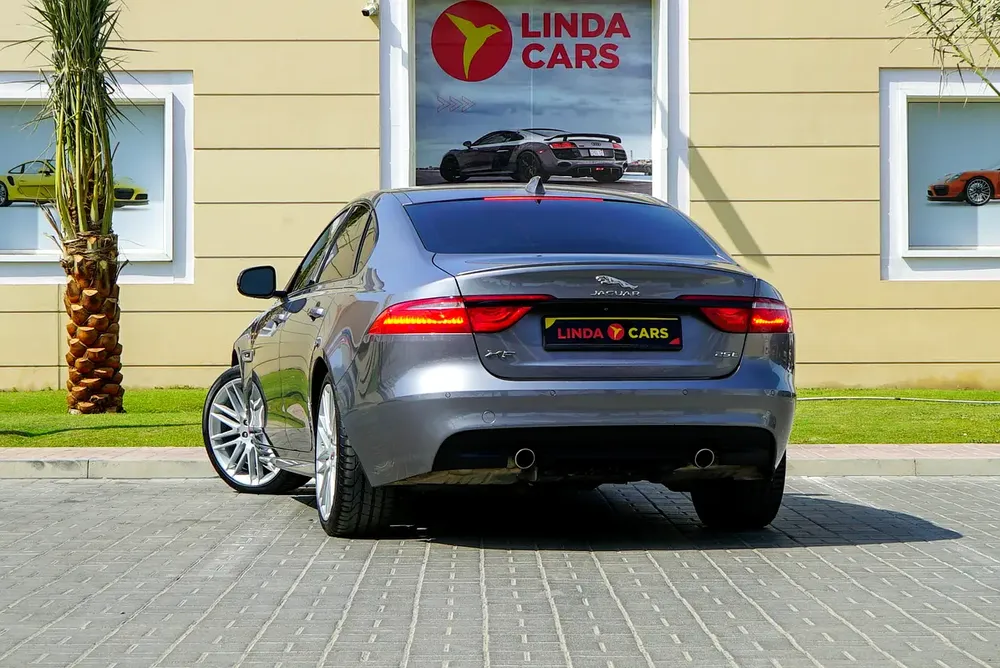 Jaguar XF R-Sport 2020 GCC | Warranty | Flexible D.P. - Image 7