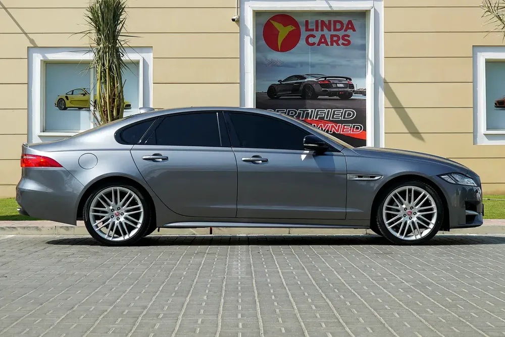 Jaguar XF R-Sport 2020 GCC | Warranty | Flexible D.P. - Image 9