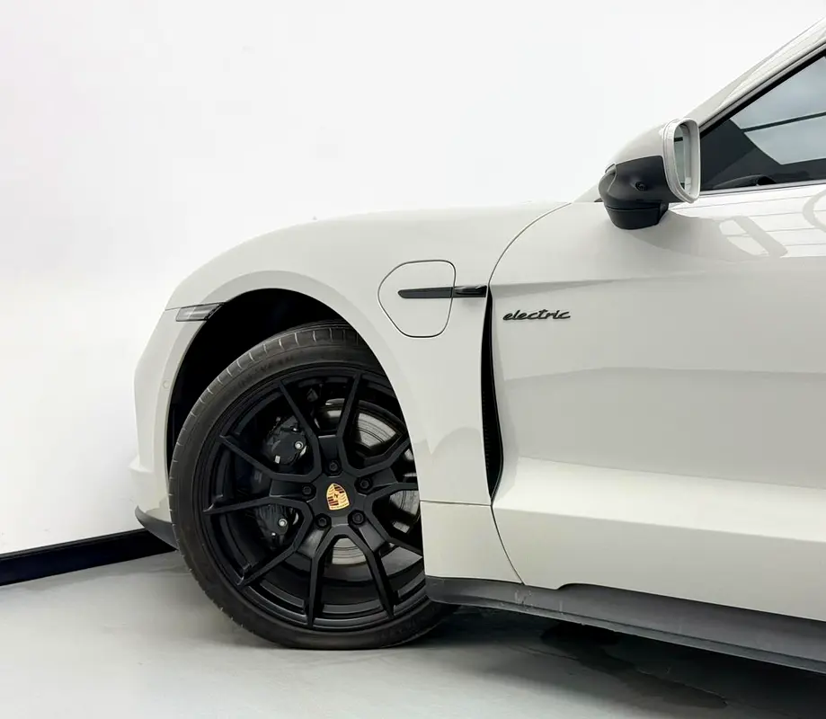 2025 Porsche Taycan, Porsche Warranty+Full Service History, GCC - Image 4