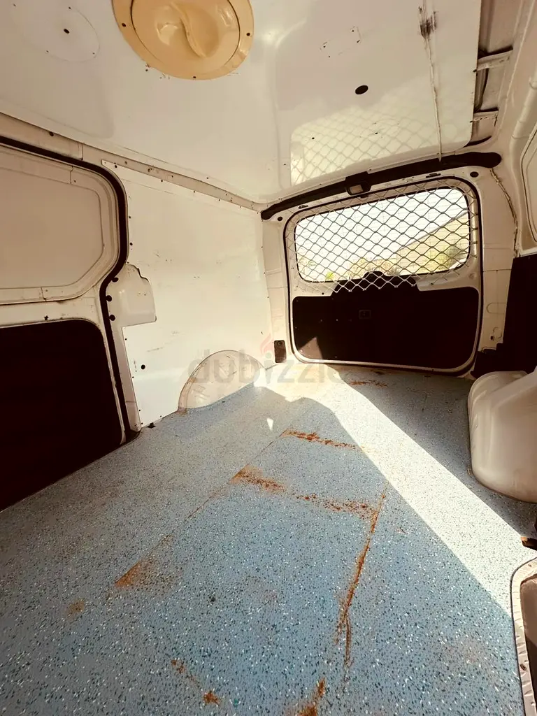 Hyundai H1 Cargo Van - Image 14