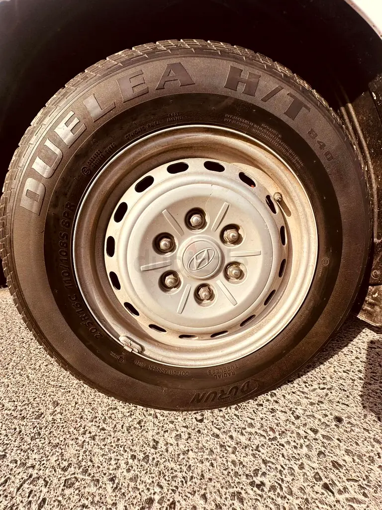 Hyundai H1 Cargo Van - Image 16
