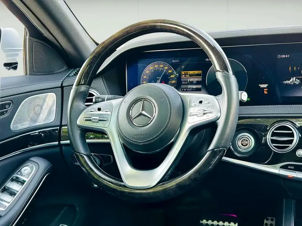 BENZ S560 | 2018 | MINT CONDITION | FRESH JAPAN IMPORT - Image 16