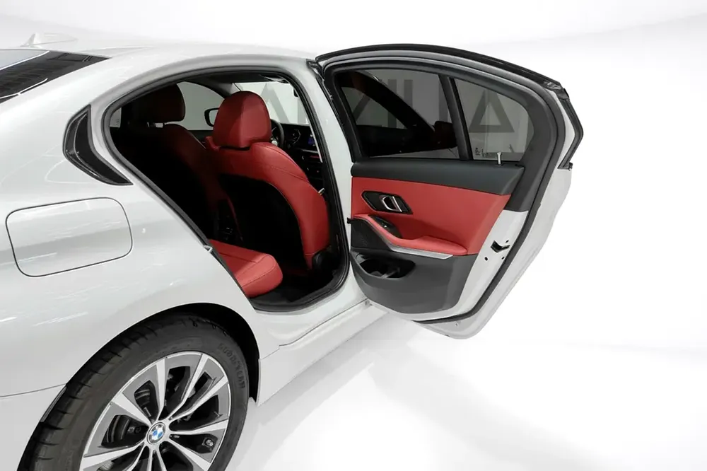 AED 2,840 / Monthly l 0% Down payment l 318i l Agency Warranty  Service till 2028 - Image 13