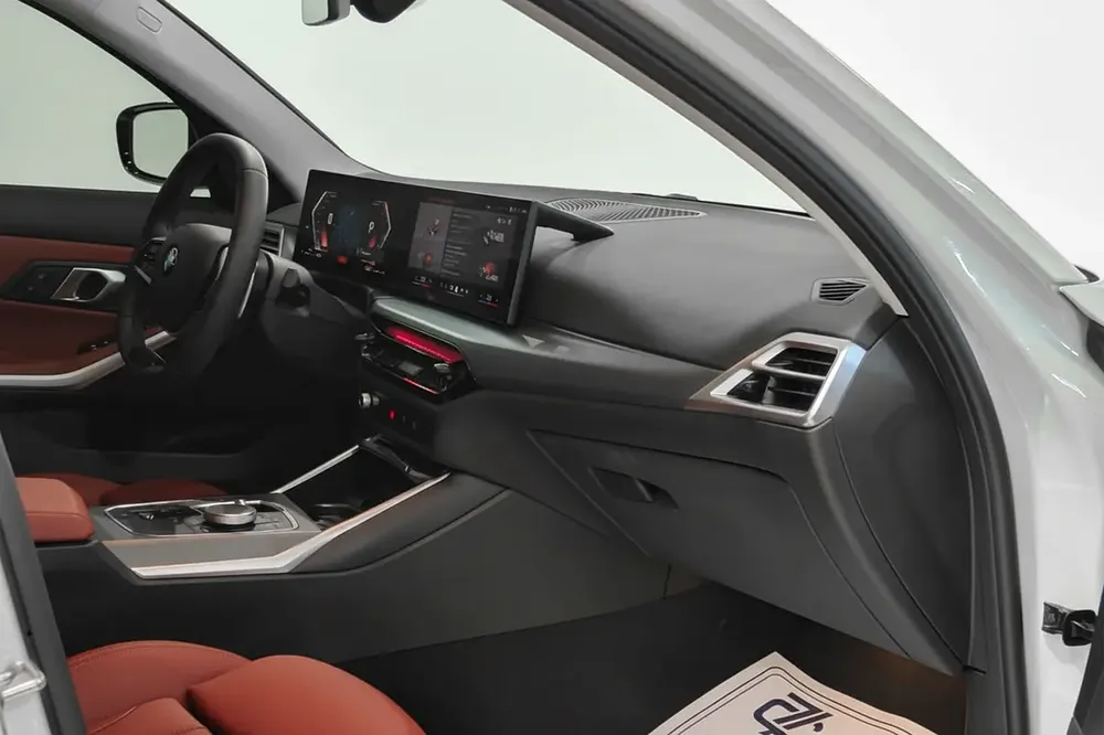 AED 2,840 / Monthly l 0% Down payment l 318i l Agency Warranty  Service till 2028 - Image 9