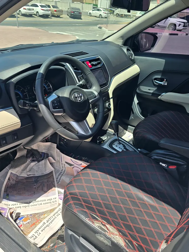 Toyota Rush GX 2023 - GCC Specs - Like New - Image 10