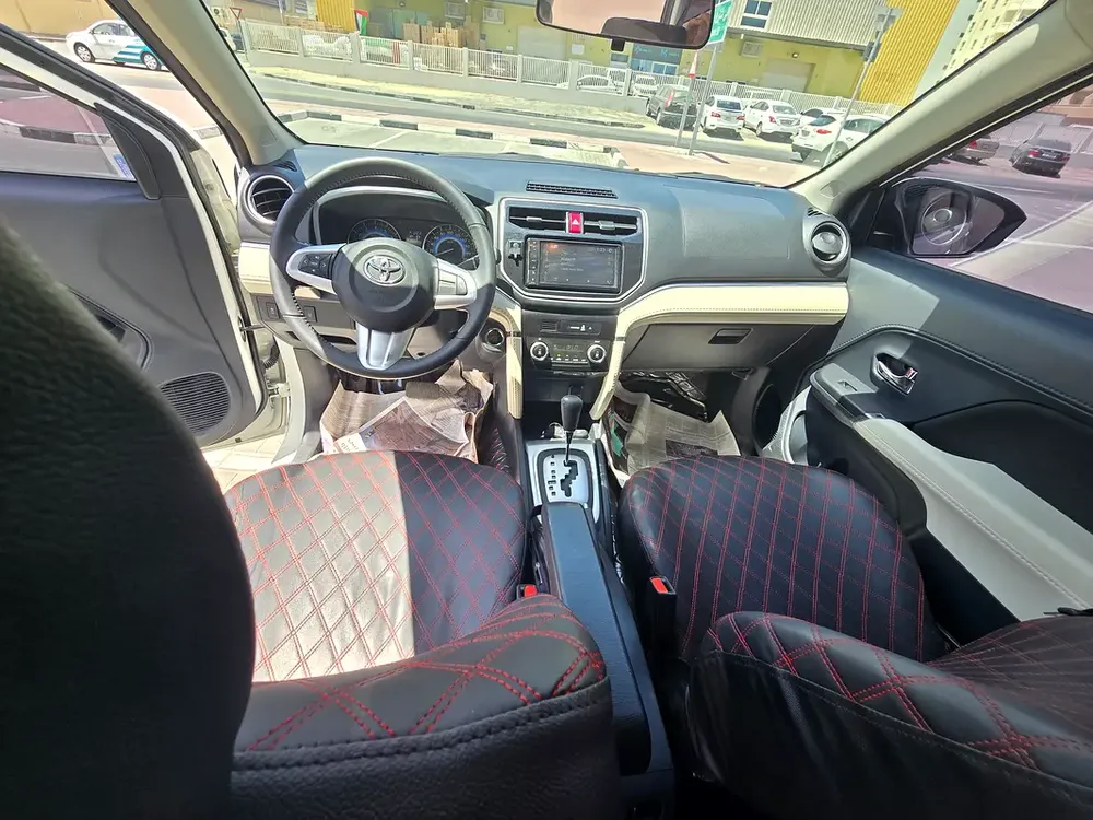 Toyota Rush GX 2023 - GCC Specs - Like New - Image 11