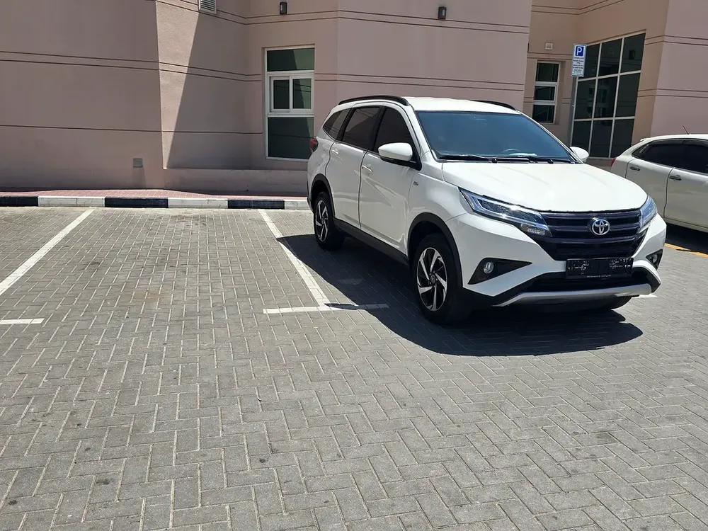 Toyota Rush GX 2023 - GCC Specs - Like New - Image 5