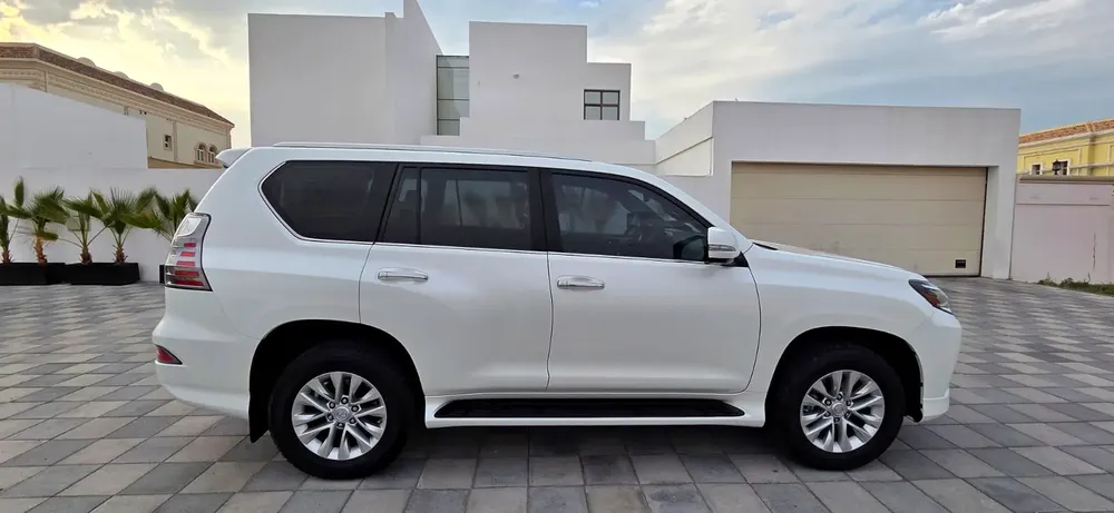 2022-Lexus GX 460-Excellent Condition-Full Service History-Well Maintained -Bank Finance Available - Image 5