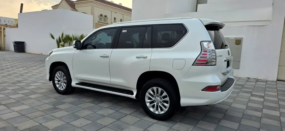2022-Lexus GX 460-Excellent Condition-Full Service History-Well Maintained -Bank Finance Available - Image 8