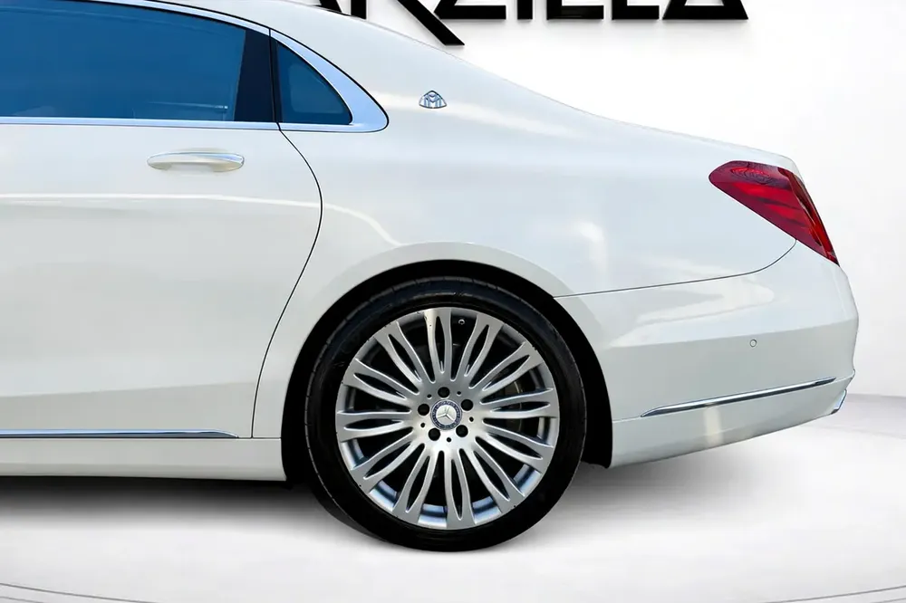 Mercedes S600 Maybach V12 l GCC l Full Gargash History l Flagship Luxury - Image 8