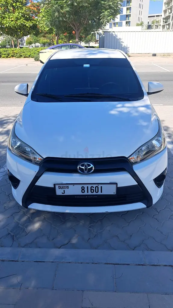 Family car to sell (Toyota Yaris) Genuine Condition - Image 4