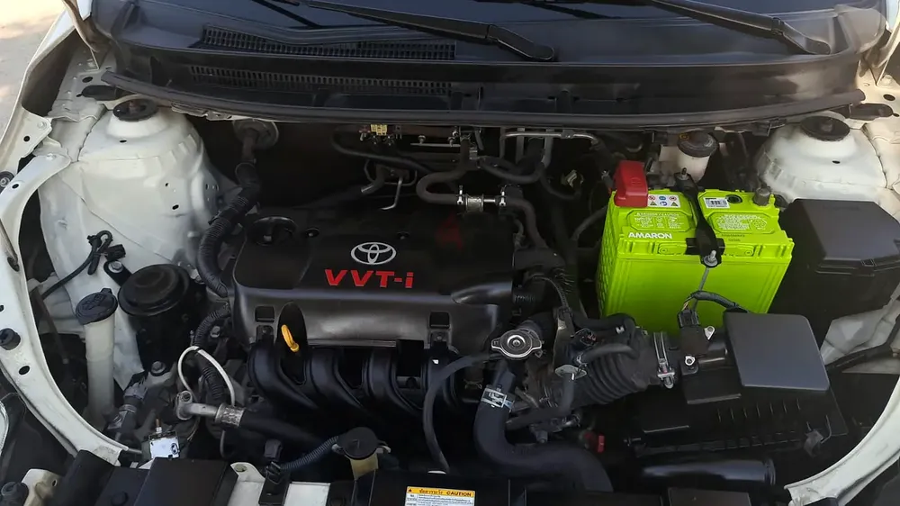 Family car to sell (Toyota Yaris) Genuine Condition - Image 8