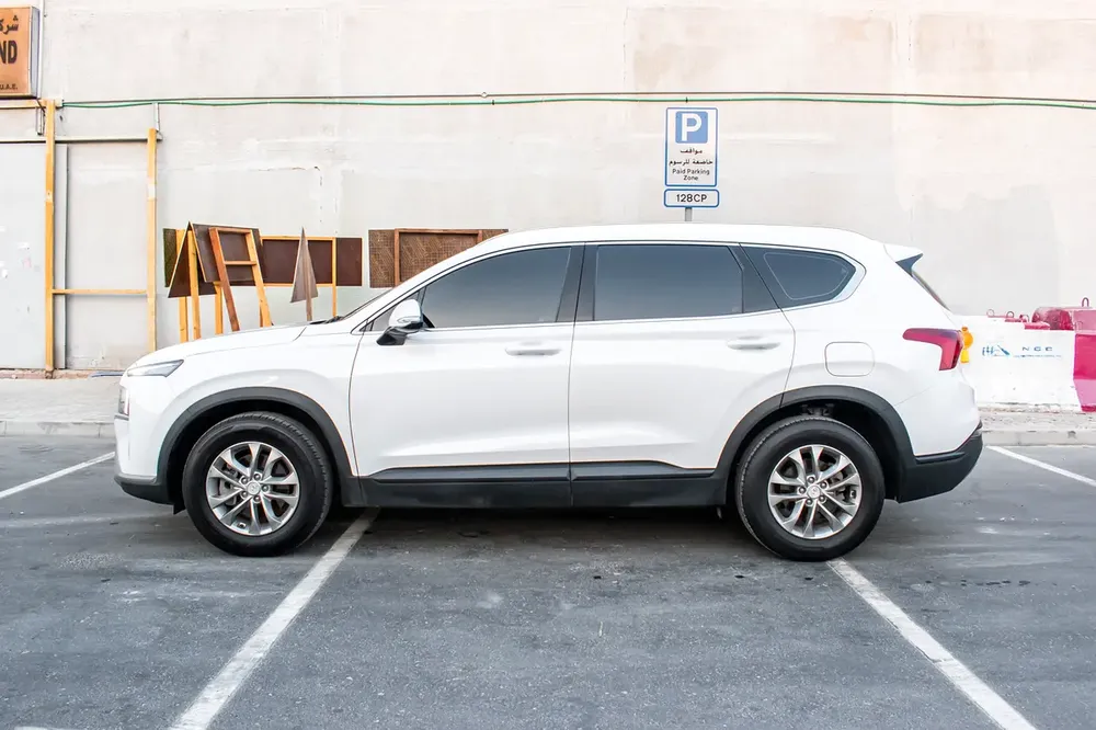 HYUNDAI SANTAFE 2.5L SMART-2023-GCC-1 YEAR WARRANTY-0%DP FINANCE 5YEARS #4518 - Image 4