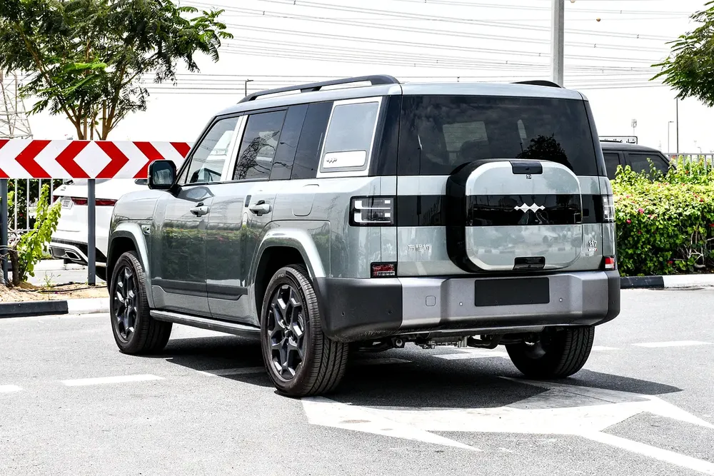 BYD Leopard 7 Titanium 4WD Ultra 2025 | Brand New | Luxury Off-Road SUV - Image 11