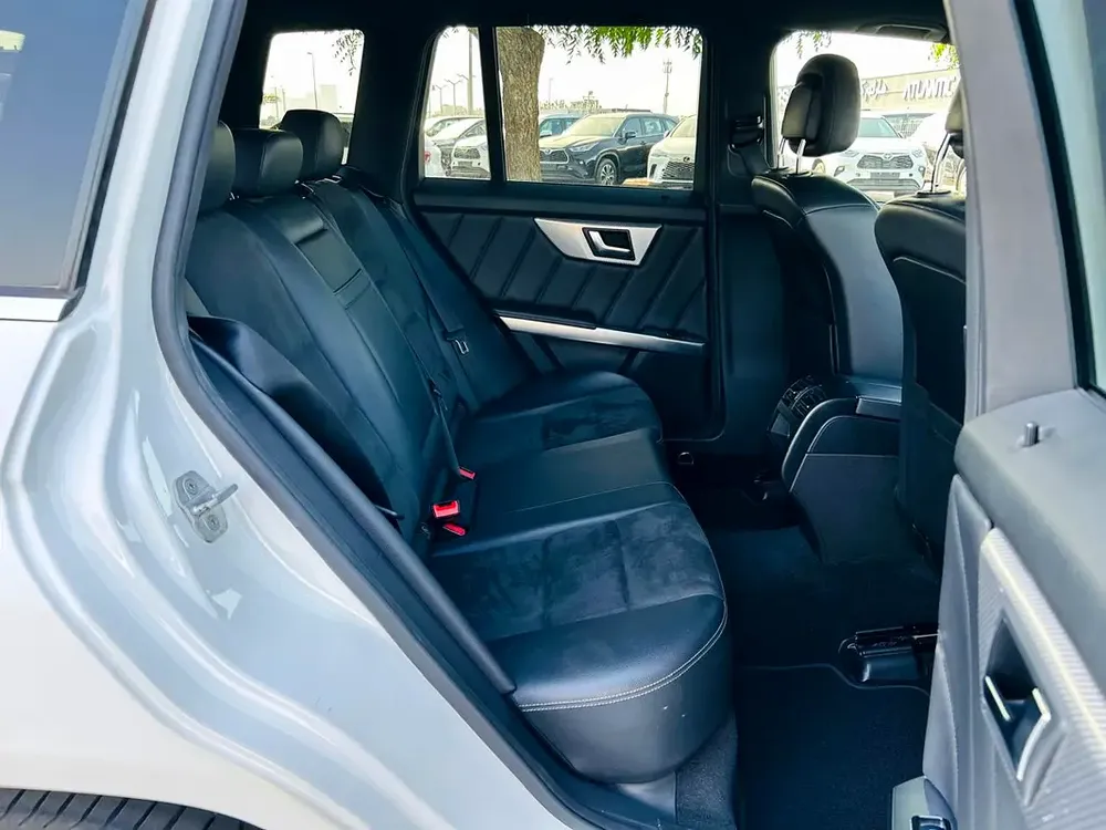 BENZ GLK350 | 2014 | LOW MILEAGE | CLEAN CAR | FRESH JAPAN IMPORT - Image 11