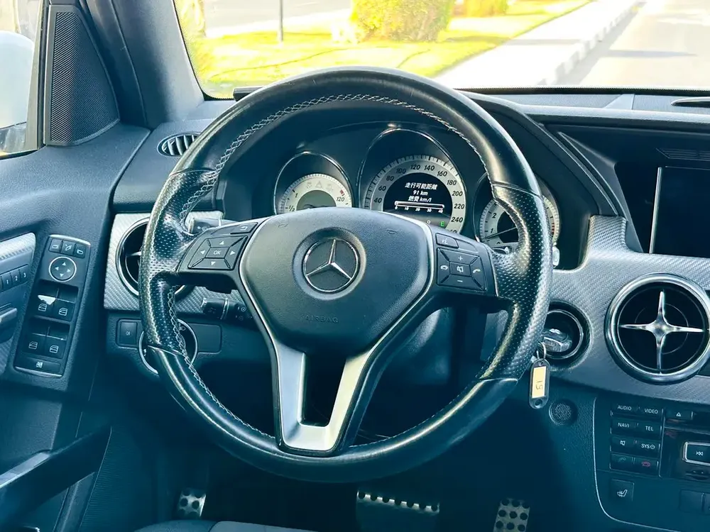 BENZ GLK350 | 2014 | LOW MILEAGE | CLEAN CAR | FRESH JAPAN IMPORT - Image 16