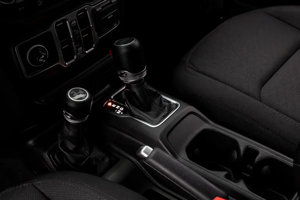 2,840 P.M |  Gladiator Sport | 0% Downpayment | Jeep History! - Image 10