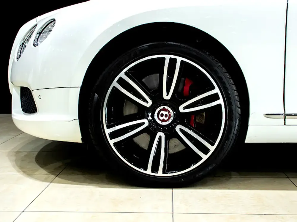 Bentley Continental GTC 2013 | GCC Specs | Pristine Condition ll Low mileage - Image 8