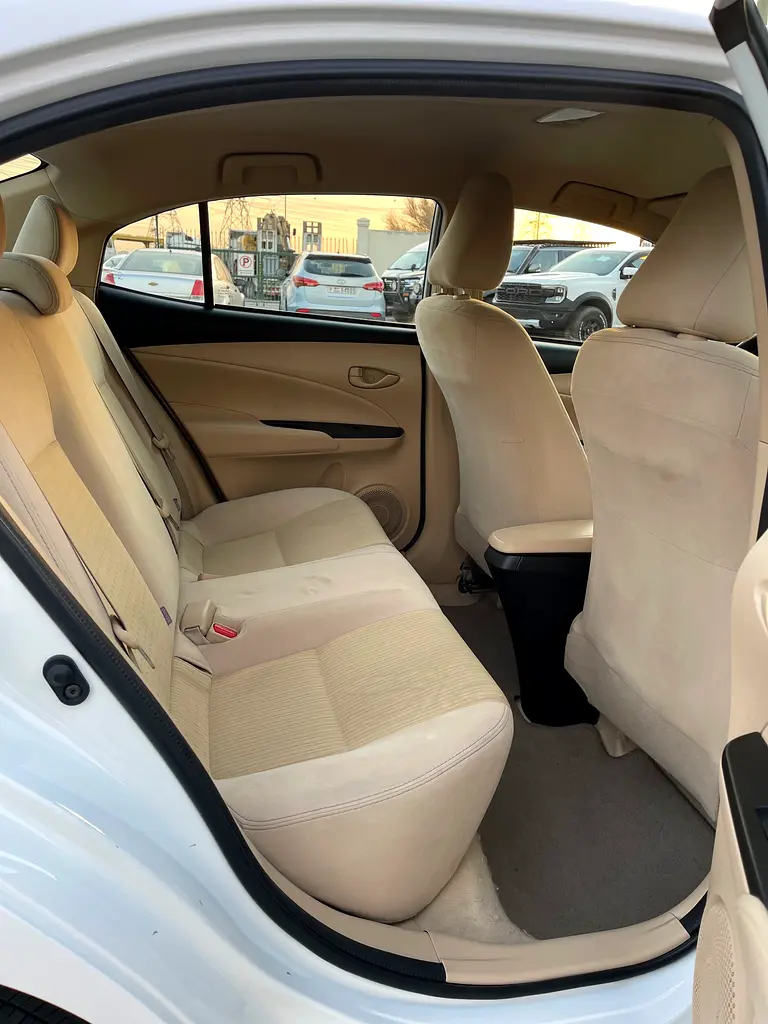 TOYOTA YARIS 2022 SE 1.5 V4 GCC SPECS - Image 11