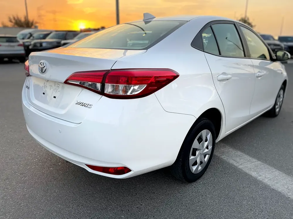 TOYOTA YARIS 2022 SE 1.5 V4 GCC SPECS - Image 4