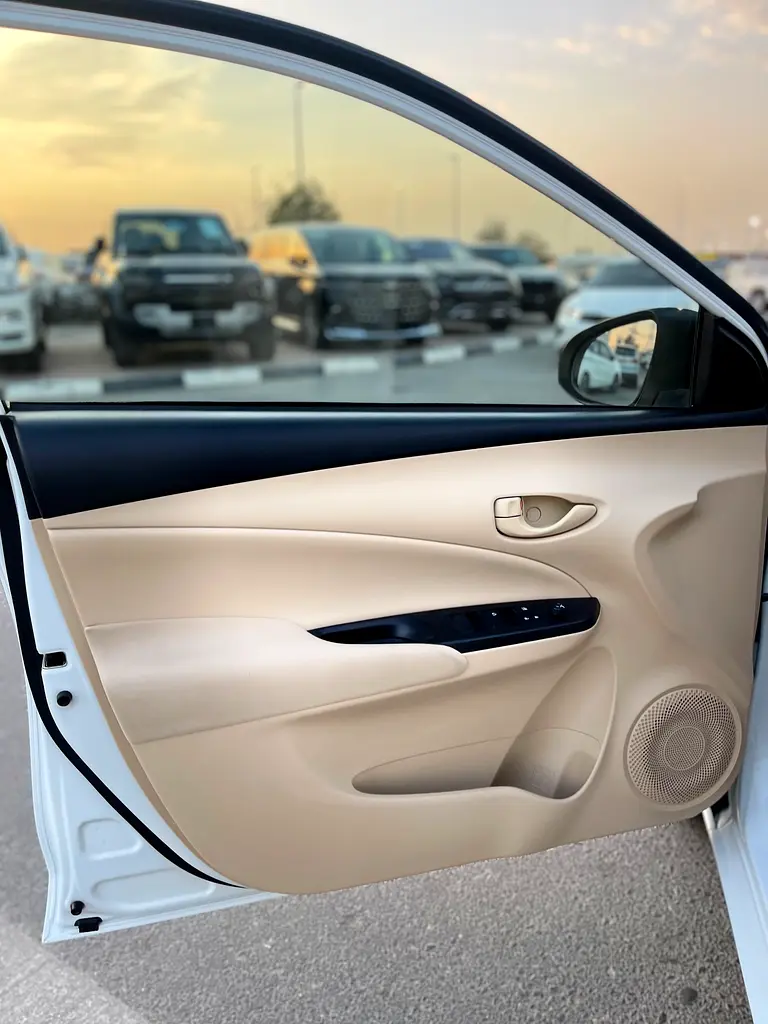 TOYOTA YARIS 2022 SE 1.5 V4 GCC SPECS - Image 7