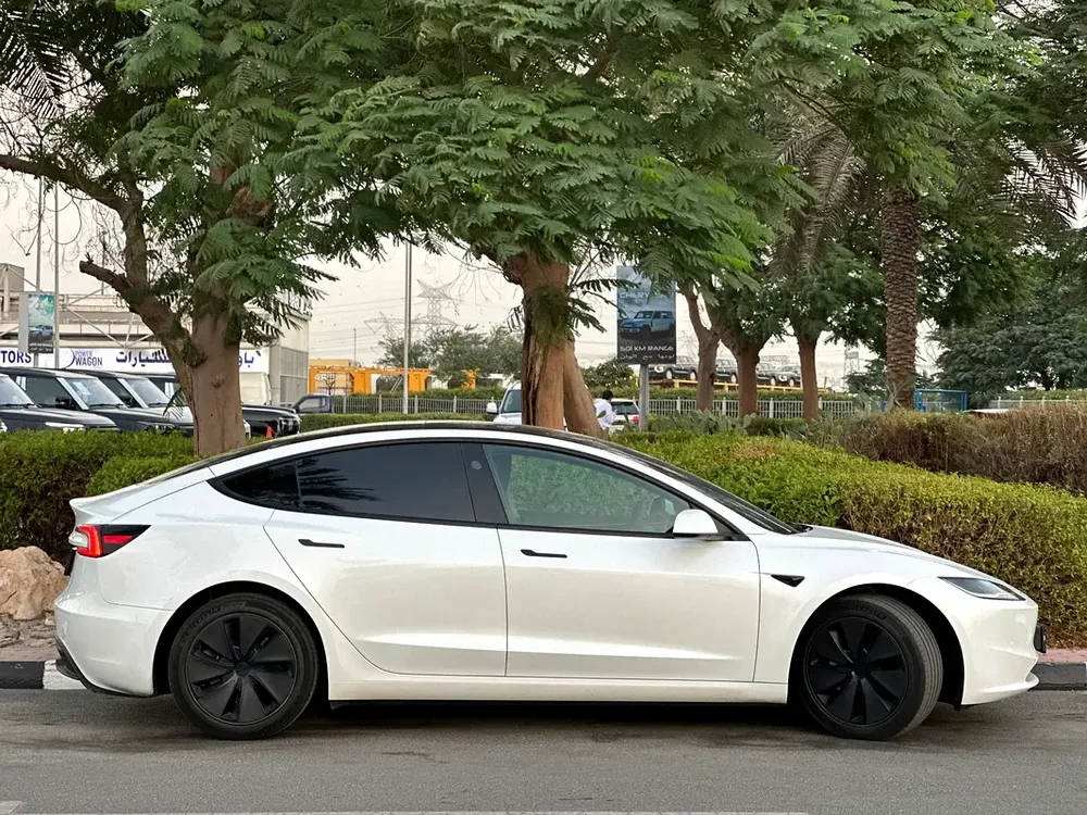 TESLA MODEL 3 2024 GCC LONG RANGE AWD UNDER WARRANTY FROM TESLA AGENCY NO ACCIDENTS - Image 6