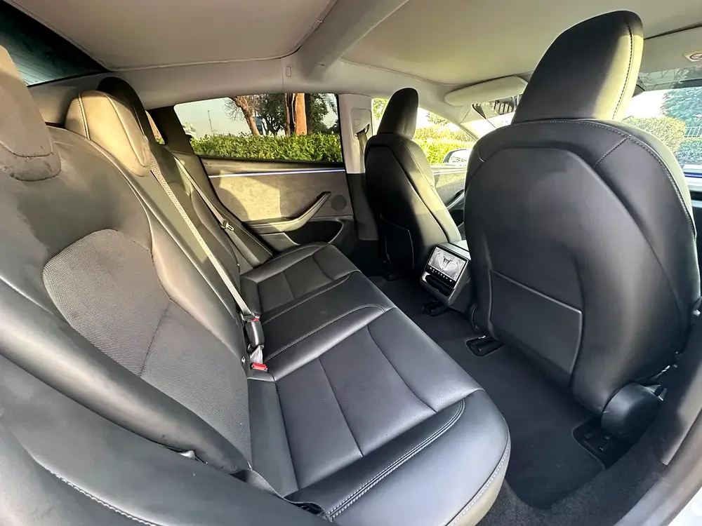 TESLA MODEL 3 2024 GCC LONG RANGE AWD UNDER WARRANTY FROM TESLA AGENCY NO ACCIDENTS - Image 9