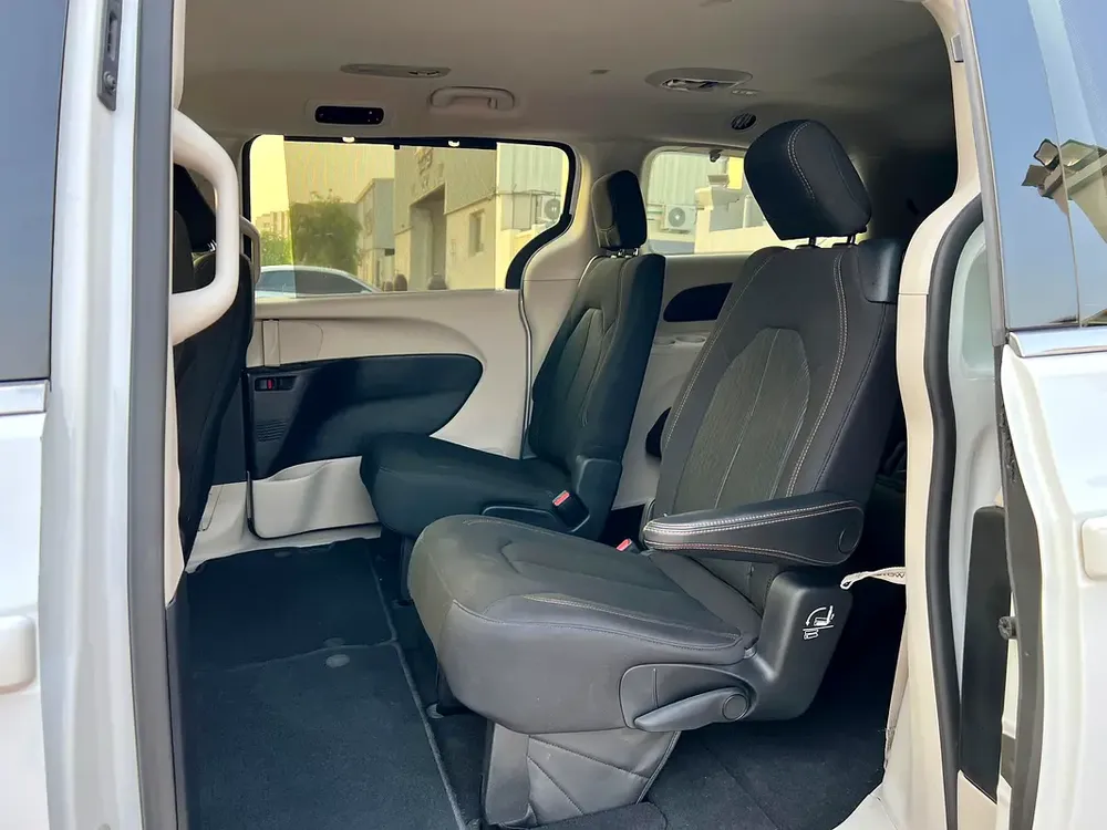 2020 Chrysler Pacifica - American Specs - Excellent Condition - Image 12