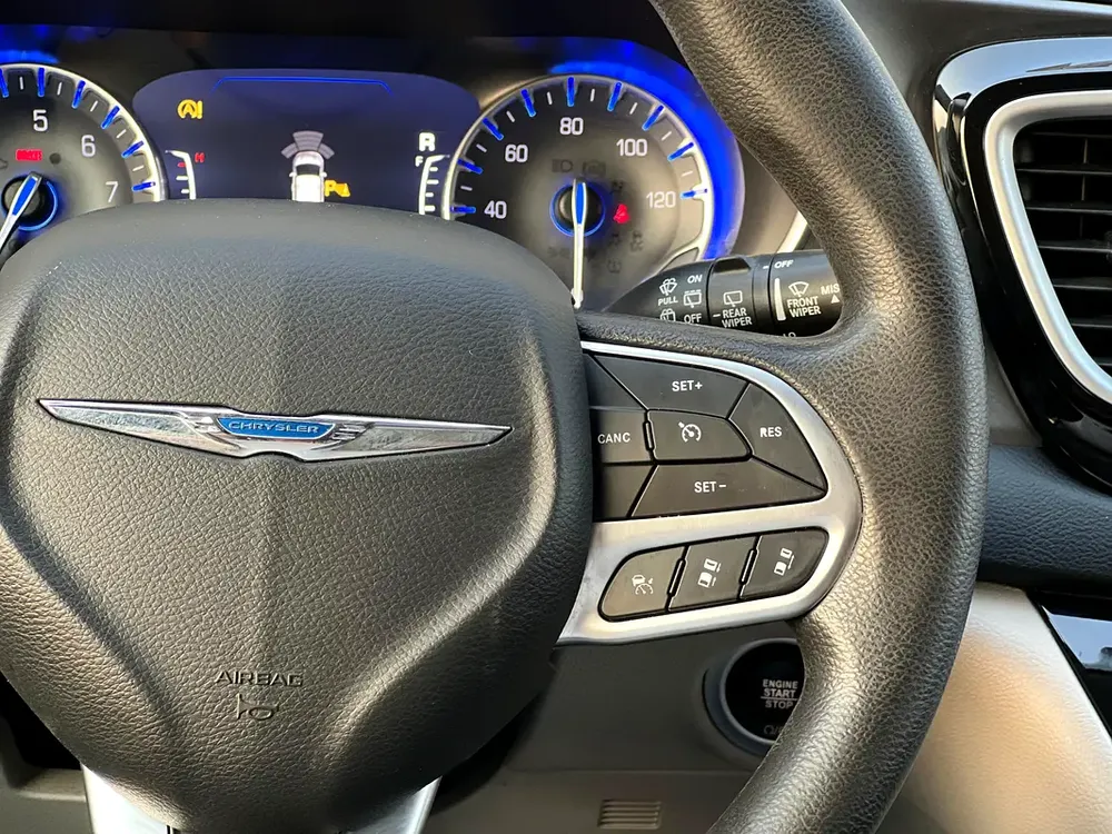 2020 Chrysler Pacifica - American Specs - Excellent Condition - Image 15