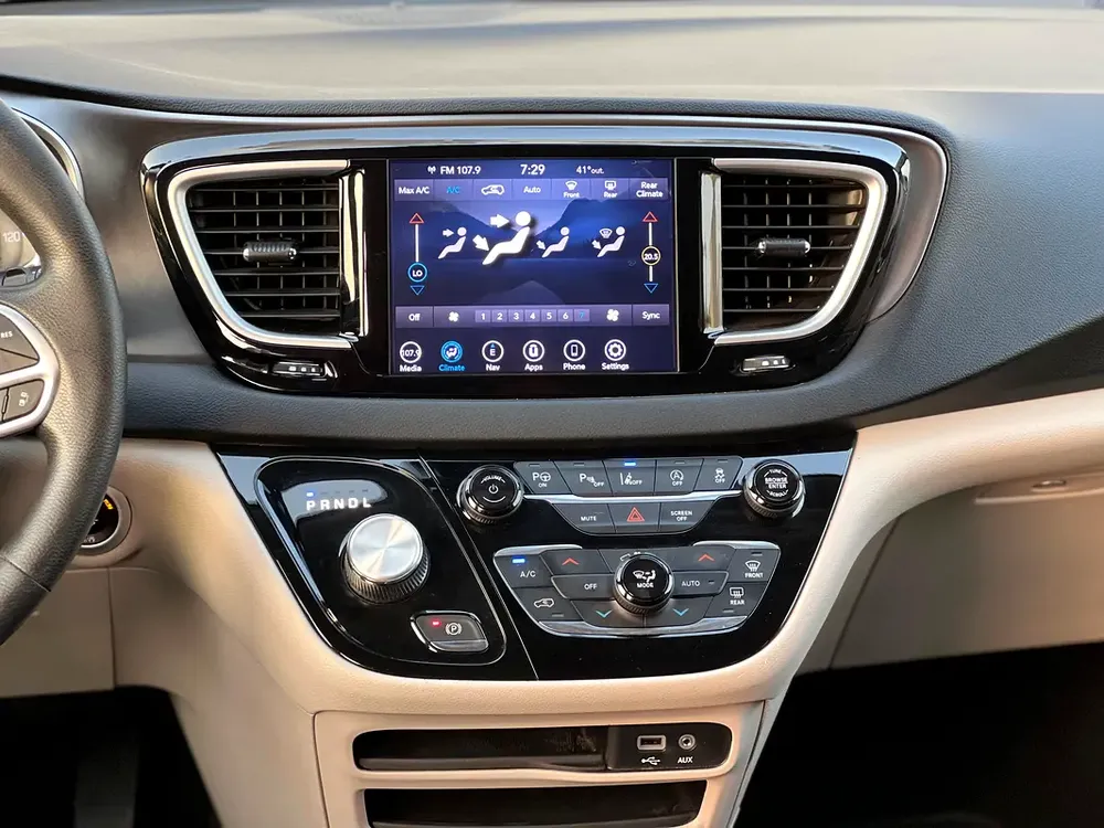 2020 Chrysler Pacifica - American Specs - Excellent Condition - Image 9