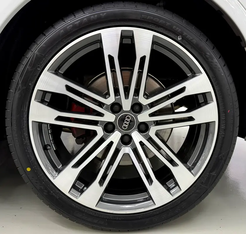 GCC .. FSH .. Warranty .. Service .. Low Milegea .. V6 .. SQ5 . - Image 7