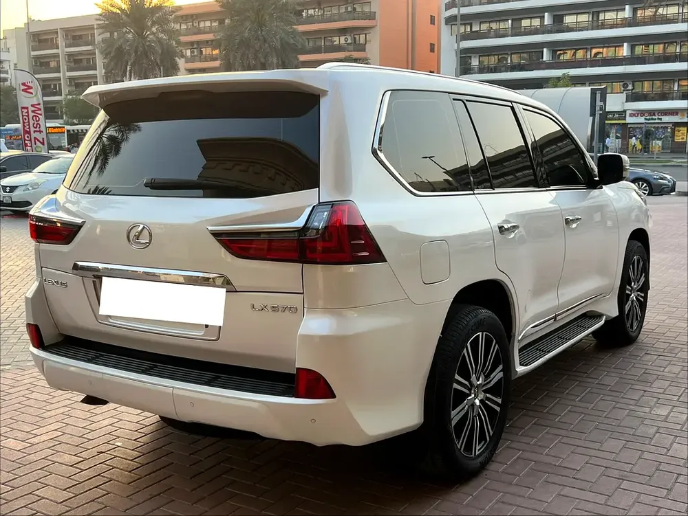 Lexus LX 570 Platinum 2020 | GCC Specs | Pristine Condition - Image 13