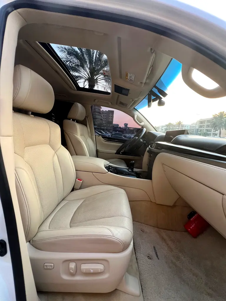 Lexus LX 570 Platinum 2020 | GCC Specs | Pristine Condition - Image 5