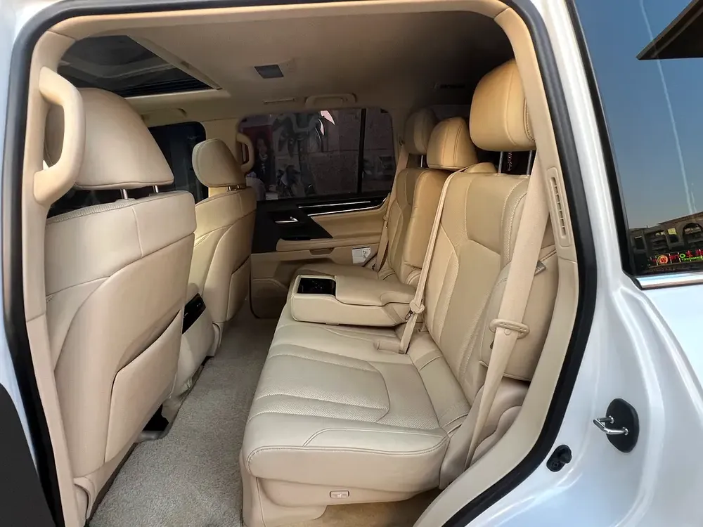 Lexus LX 570 Platinum 2020 | GCC Specs | Pristine Condition - Image 9