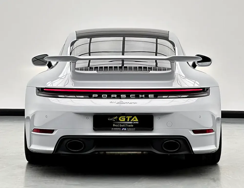 2025 Porsche 911 Carrera, May/2027 Porsche Warranty, aero kit Excellent Condition, GCC - Image 5