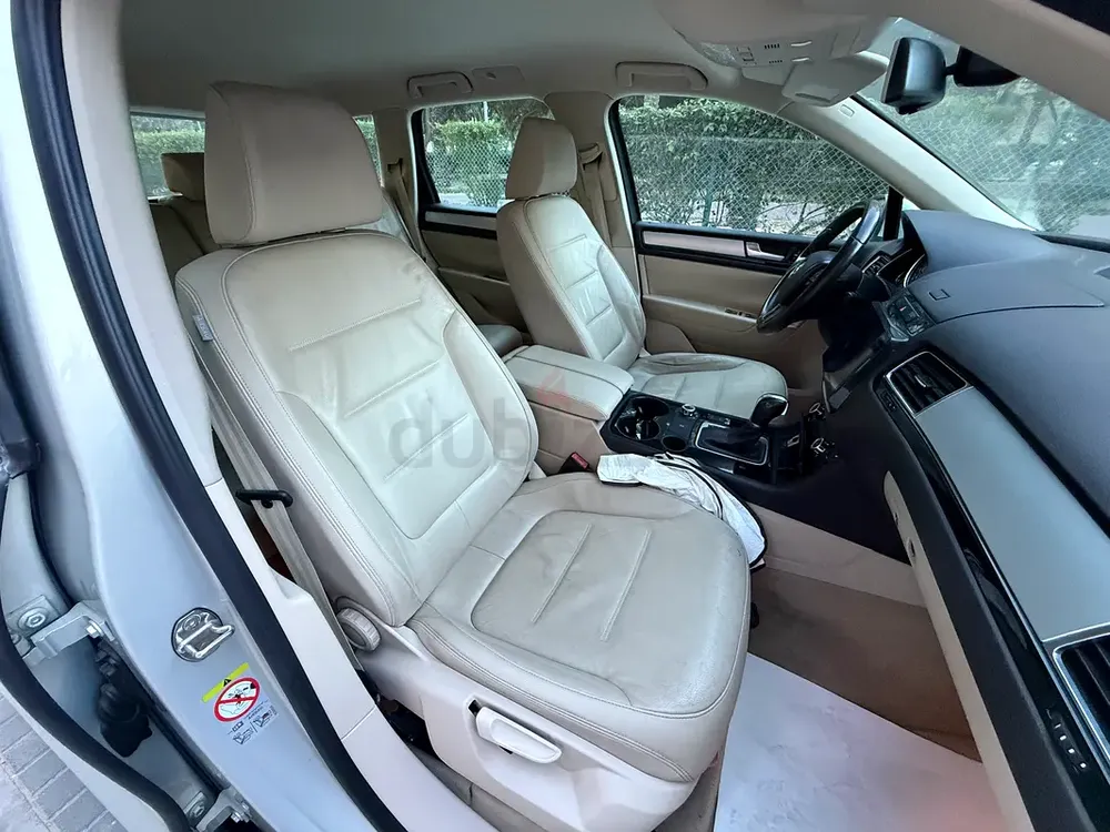 Volkswagen Touareg SE 2013 GCC Specs - Well Maintained SUV - Image 10