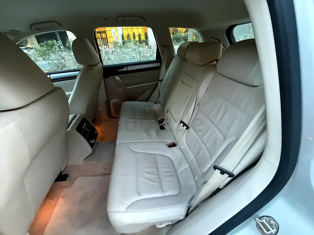 Volkswagen Touareg SE 2013 GCC Specs - Well Maintained SUV - Image 13