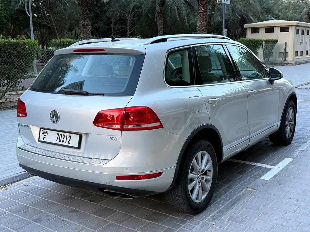 Volkswagen Touareg SE 2013 GCC Specs - Well Maintained SUV - Image 4