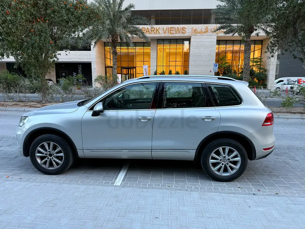Volkswagen Touareg SE 2013 GCC Specs - Well Maintained SUV - Image 7