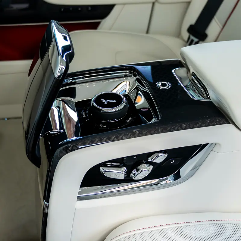 2025  ROLLS ROYCE CULLINAN BLACK BADGE ( BRAND NEW ) - Image 17